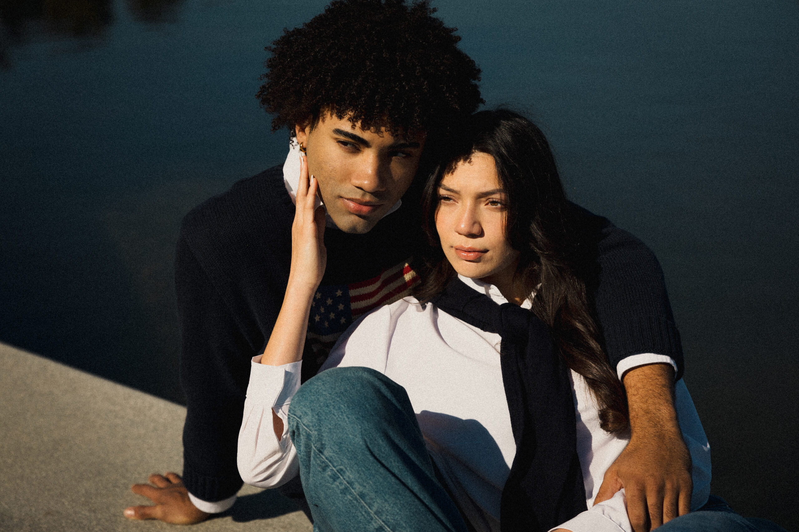 A couple poses for an engagement shoot in Charleston, SC.